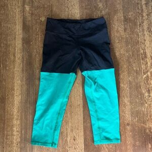 FLEO color block capri